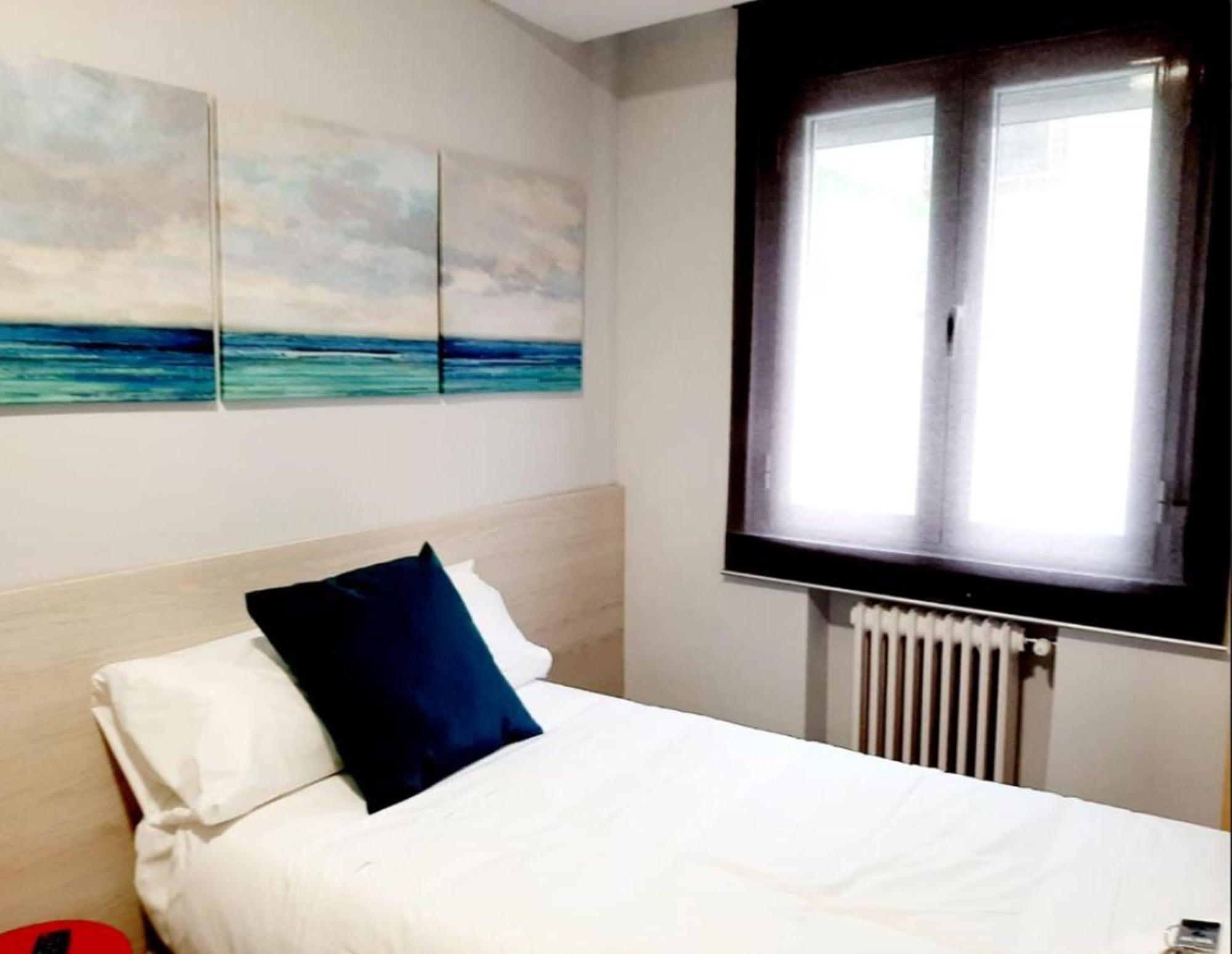 Arjori Rooms Hostal Salamanca Exterior photo