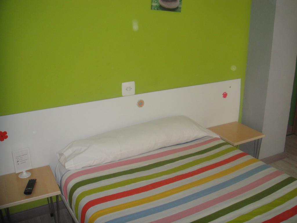 Arjori Rooms Hostal Salamanca Exterior photo