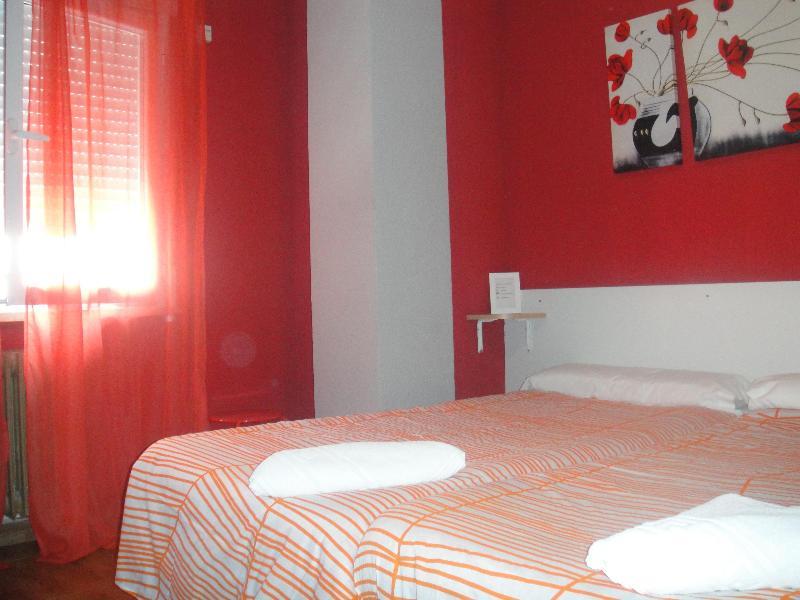 Arjori Rooms Hostal Salamanca Exterior photo