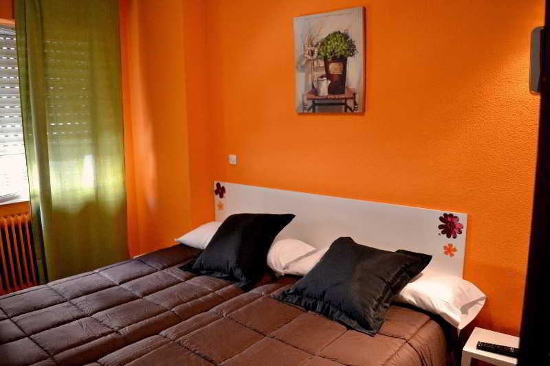 Arjori Rooms Hostal Salamanca Exterior photo