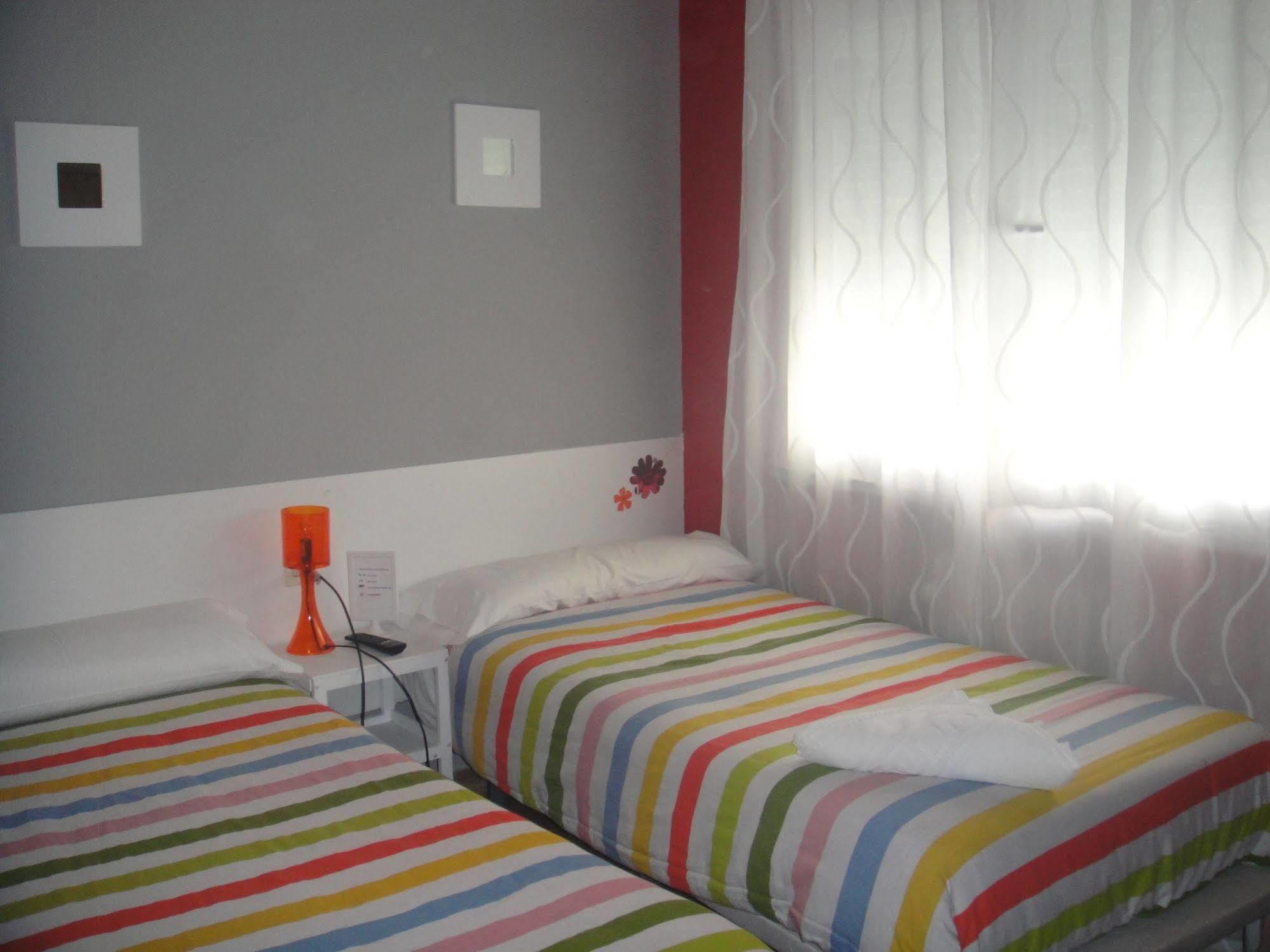 Arjori Rooms Hostal Salamanca Exterior photo