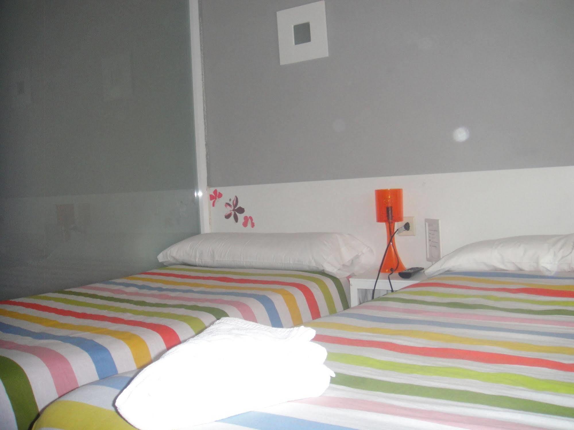 Arjori Rooms Hostal Salamanca Exterior photo